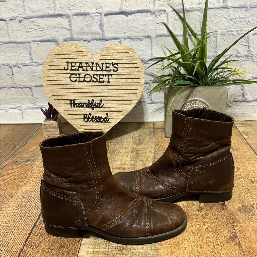 Carmina brown leather ankle boots